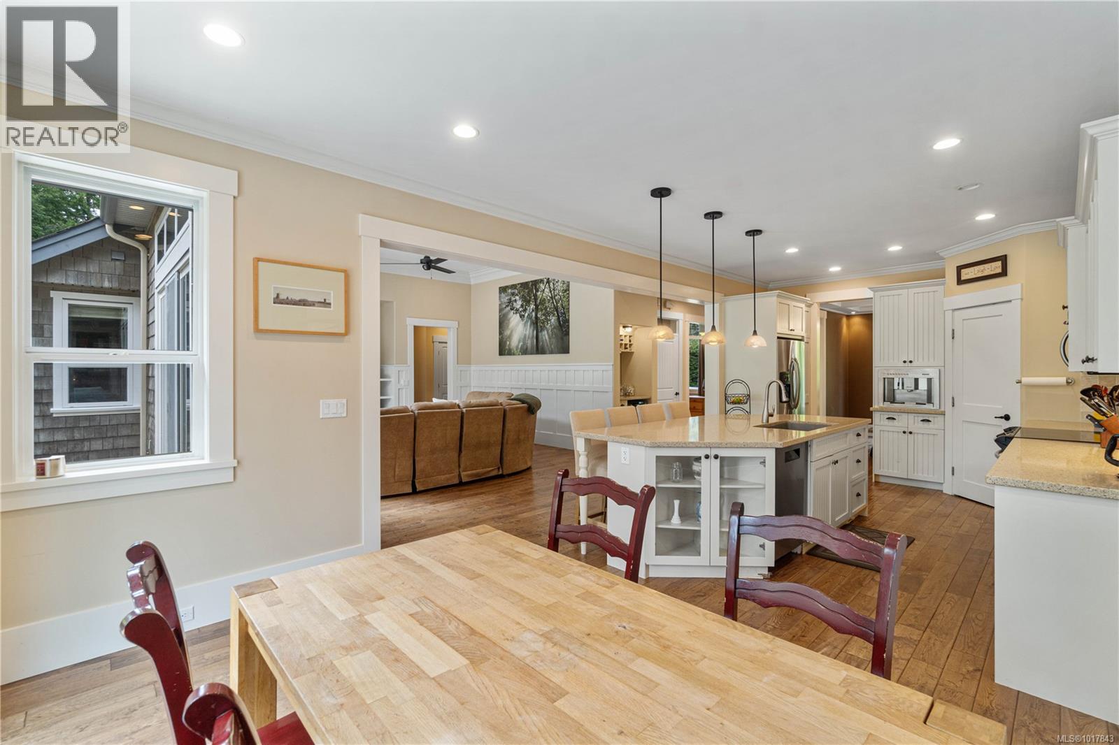 1156 Allgard Rd, Qualicum Beach