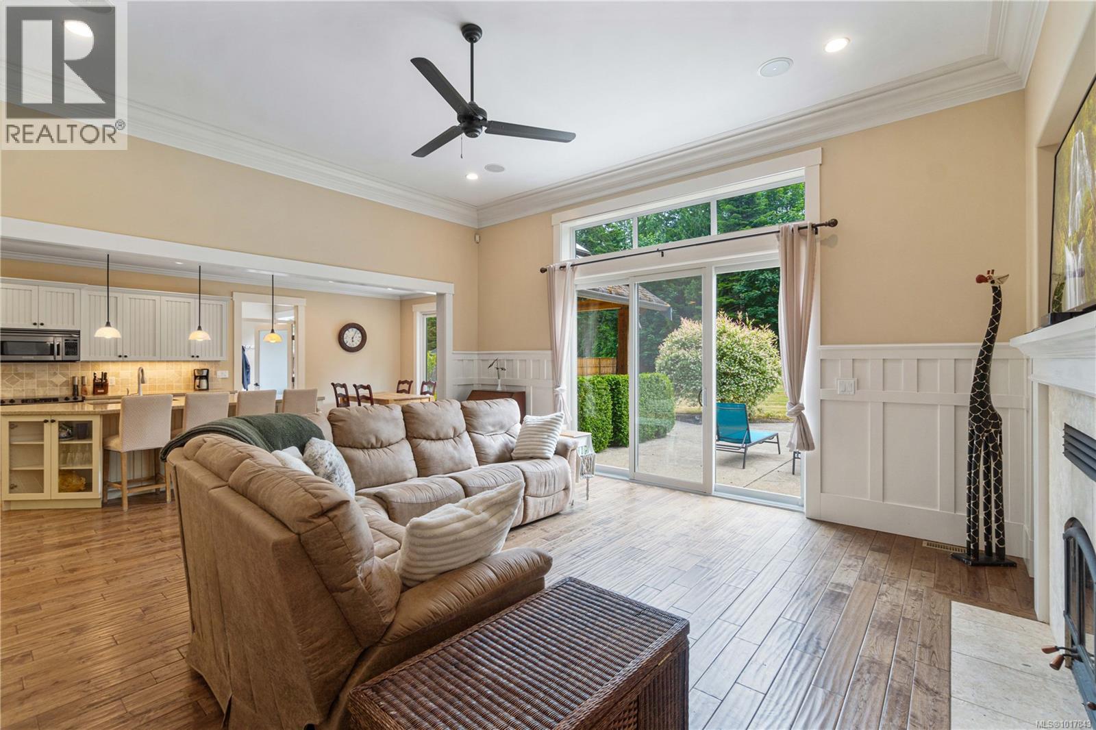 1156 Allgard Rd, Qualicum Beach