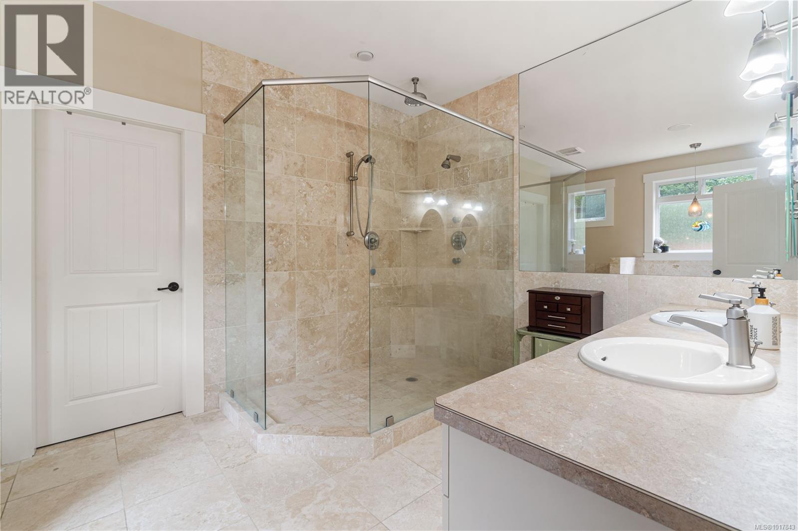 1156 Allgard Rd, Qualicum Beach