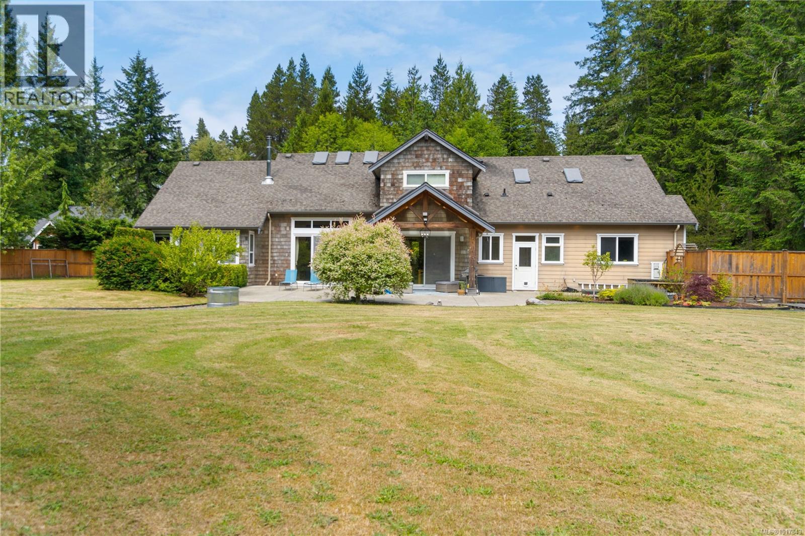 1156 Allgard Rd, Qualicum Beach