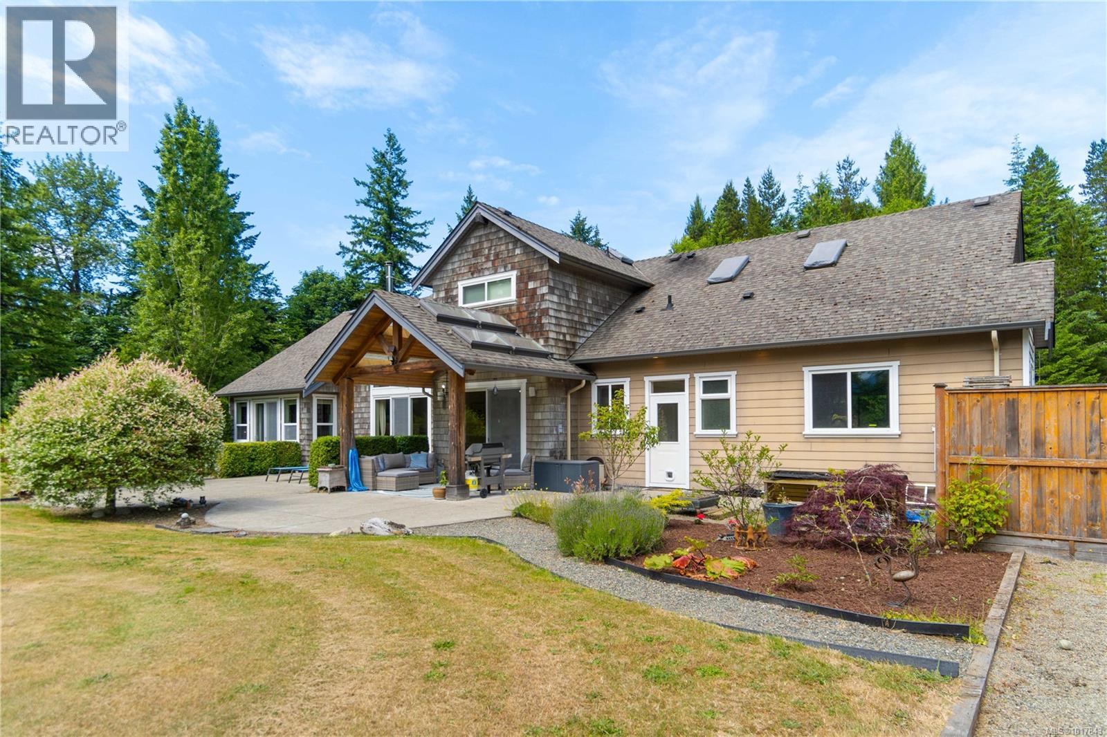 1156 Allgard Rd, Qualicum Beach