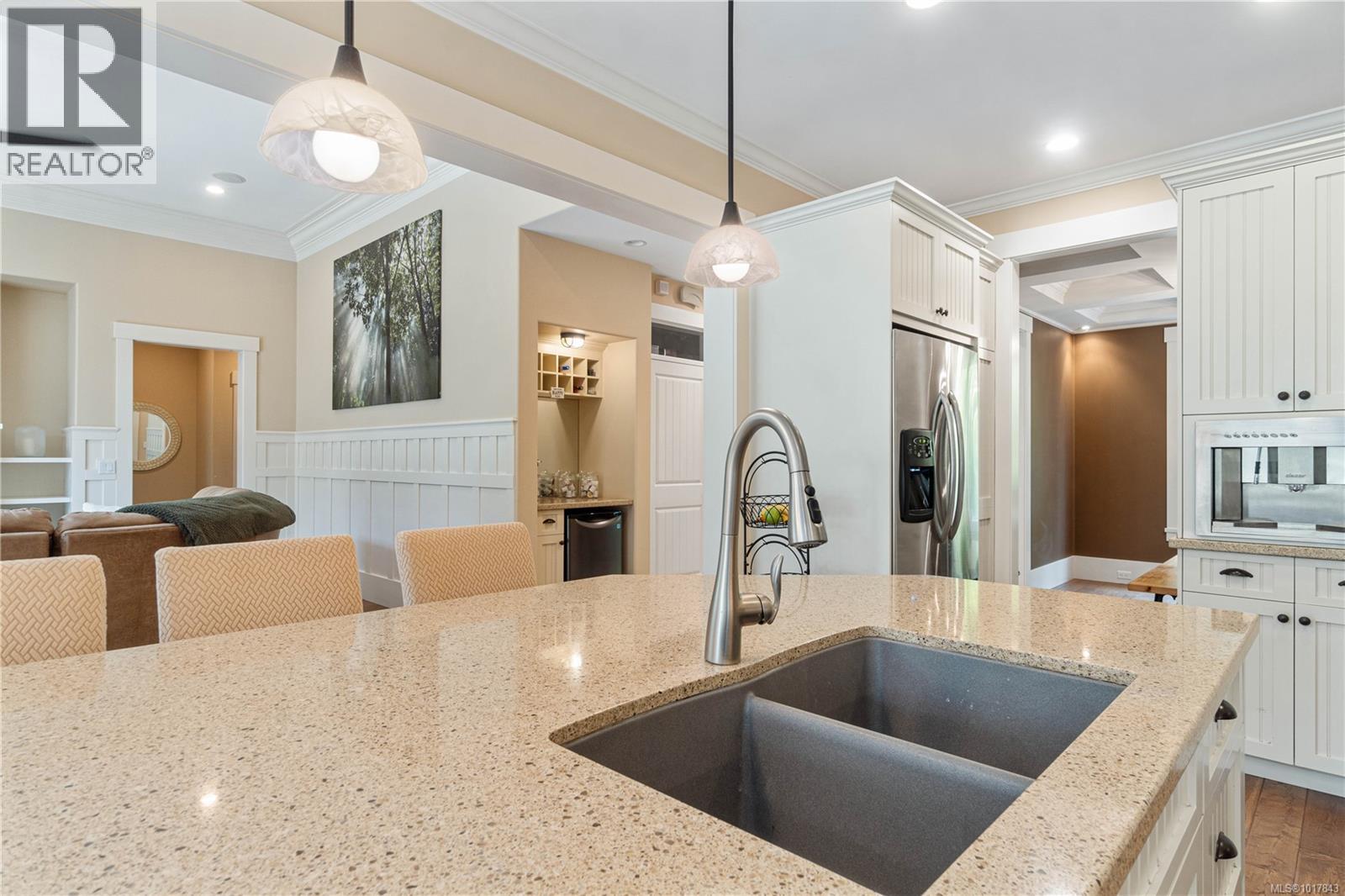 1156 Allgard Rd, Qualicum Beach