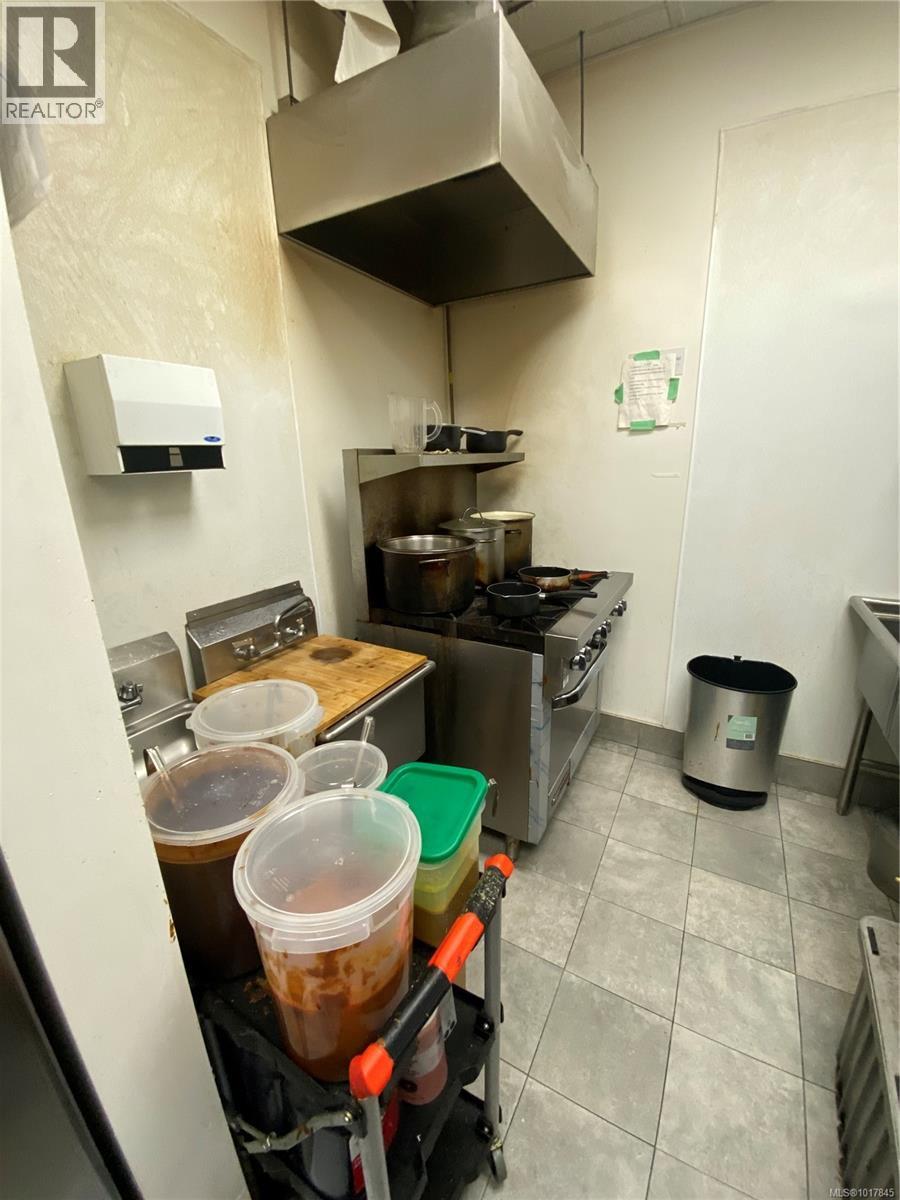 FC10 1644 Hillside Ave, Victoria