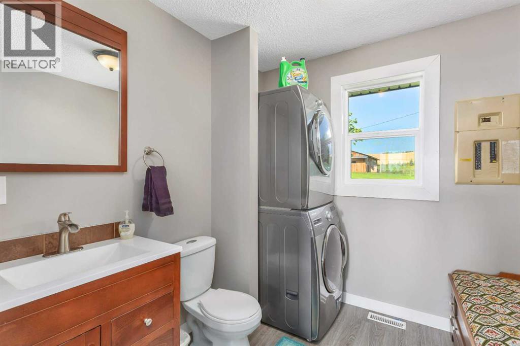 2230 Rainy Creek Road, Rural Lacombe County