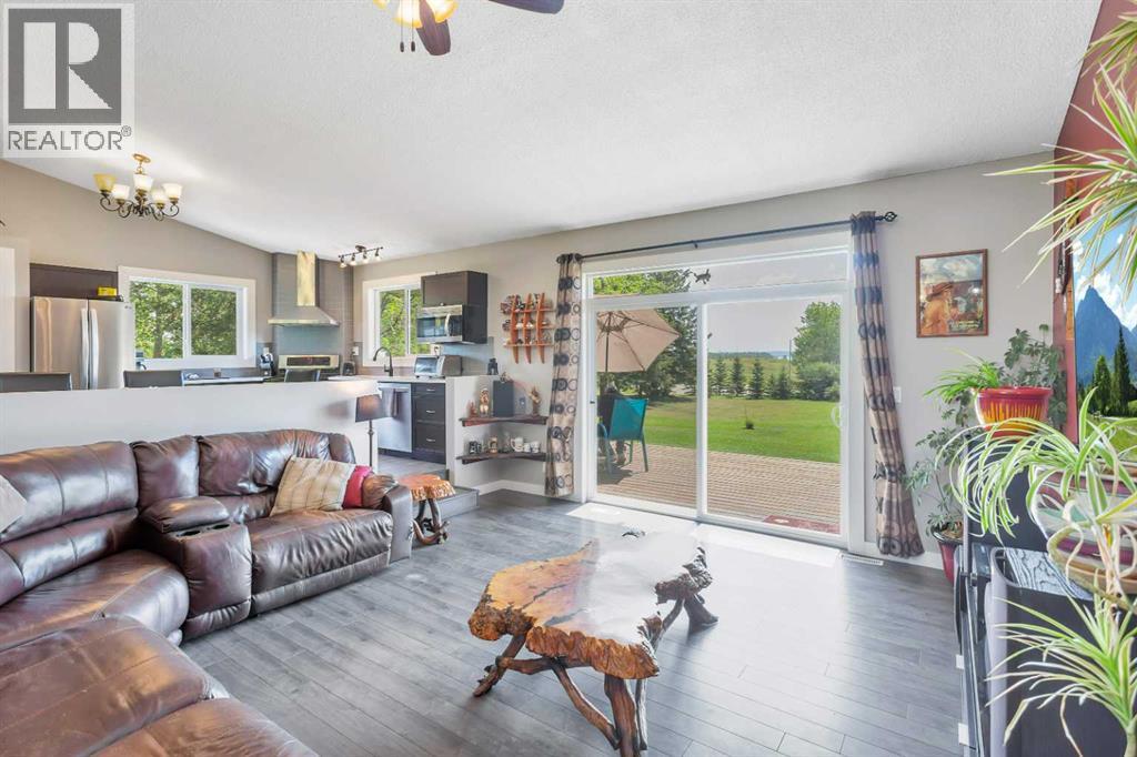 2230 Rainy Creek Road, Rural Lacombe County