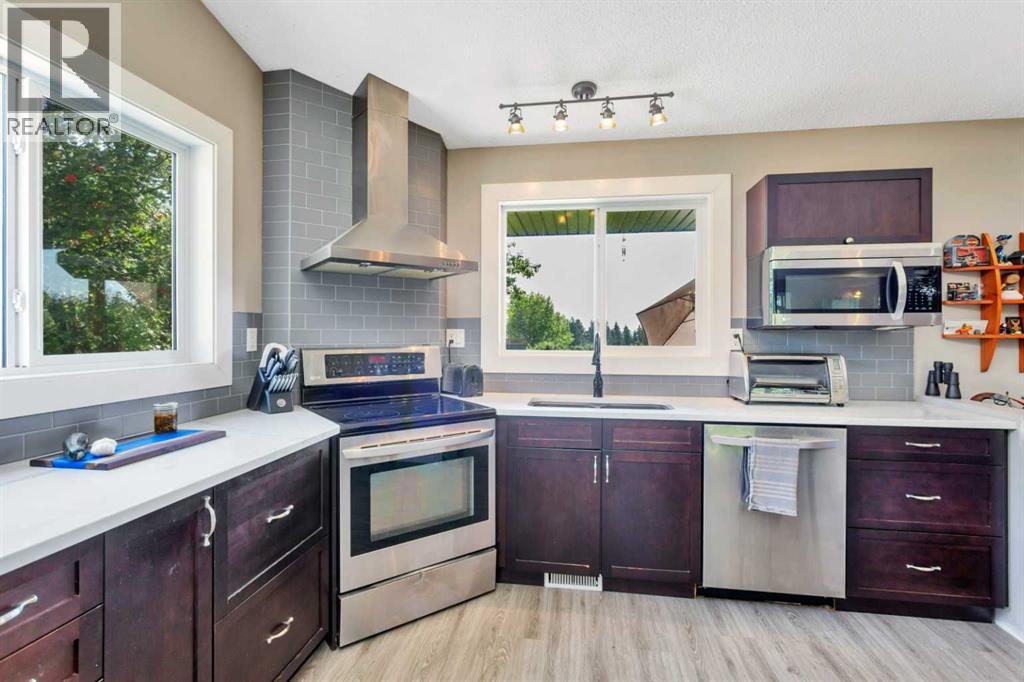 2230 Rainy Creek Road, Rural Lacombe County