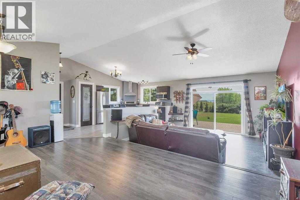 2230 Rainy Creek Road, Rural Lacombe County