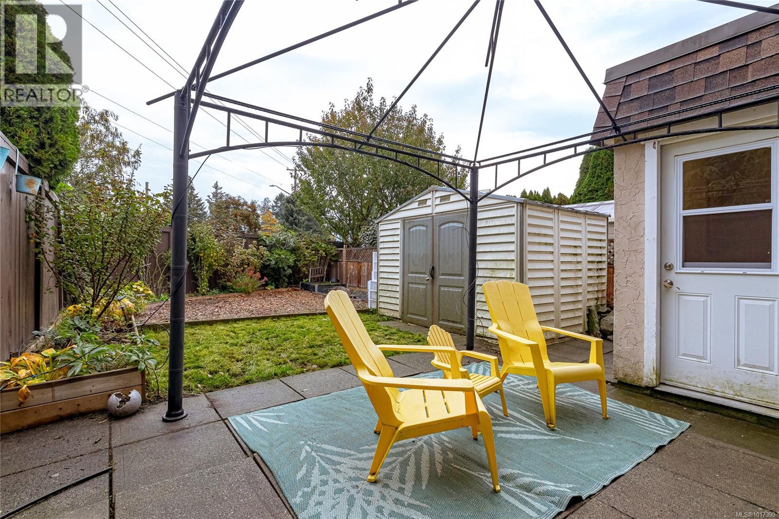9 7675 East Saanich Road, Central Saanich