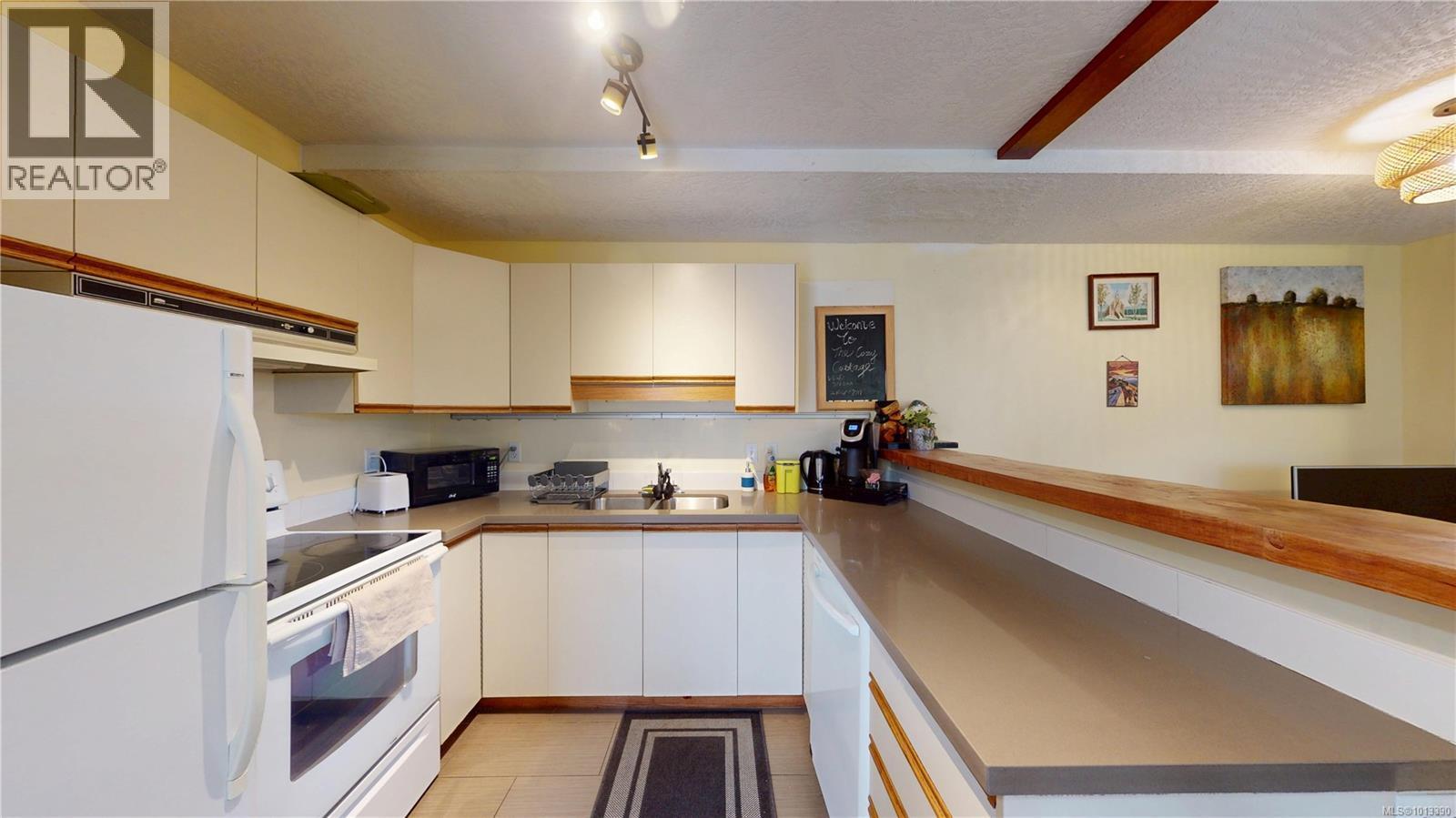  986 Seapearl Place, Saanich