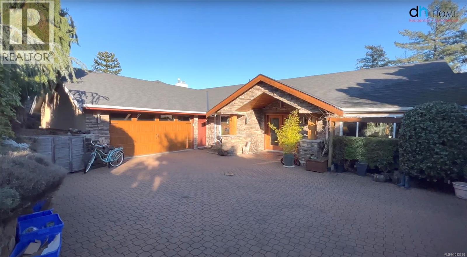  986 Seapearl Place, Saanich