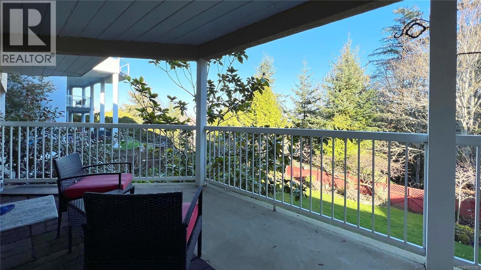  986 Seapearl Place, Saanich