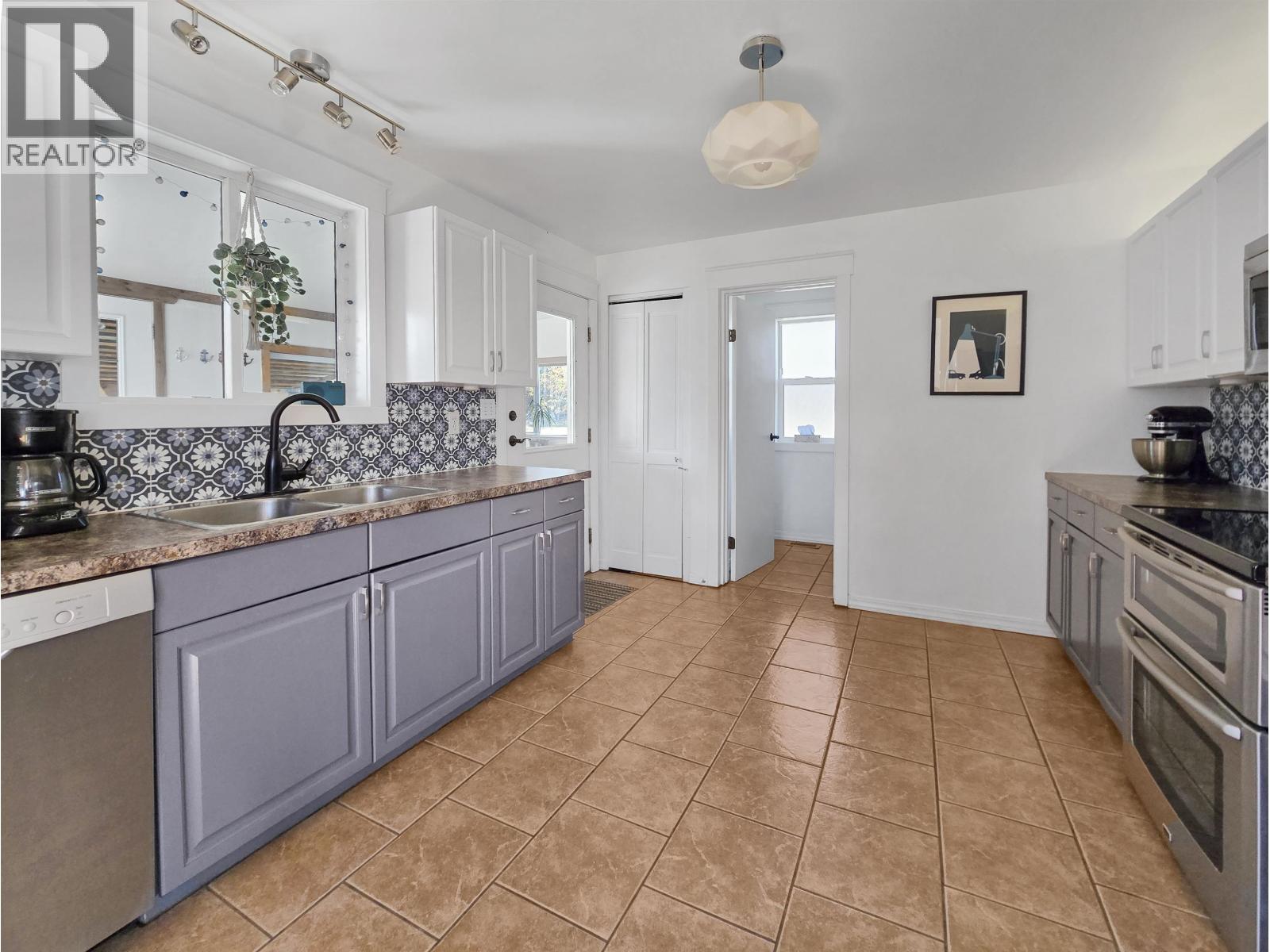 4806 W 16 HIGHWAY, McBride