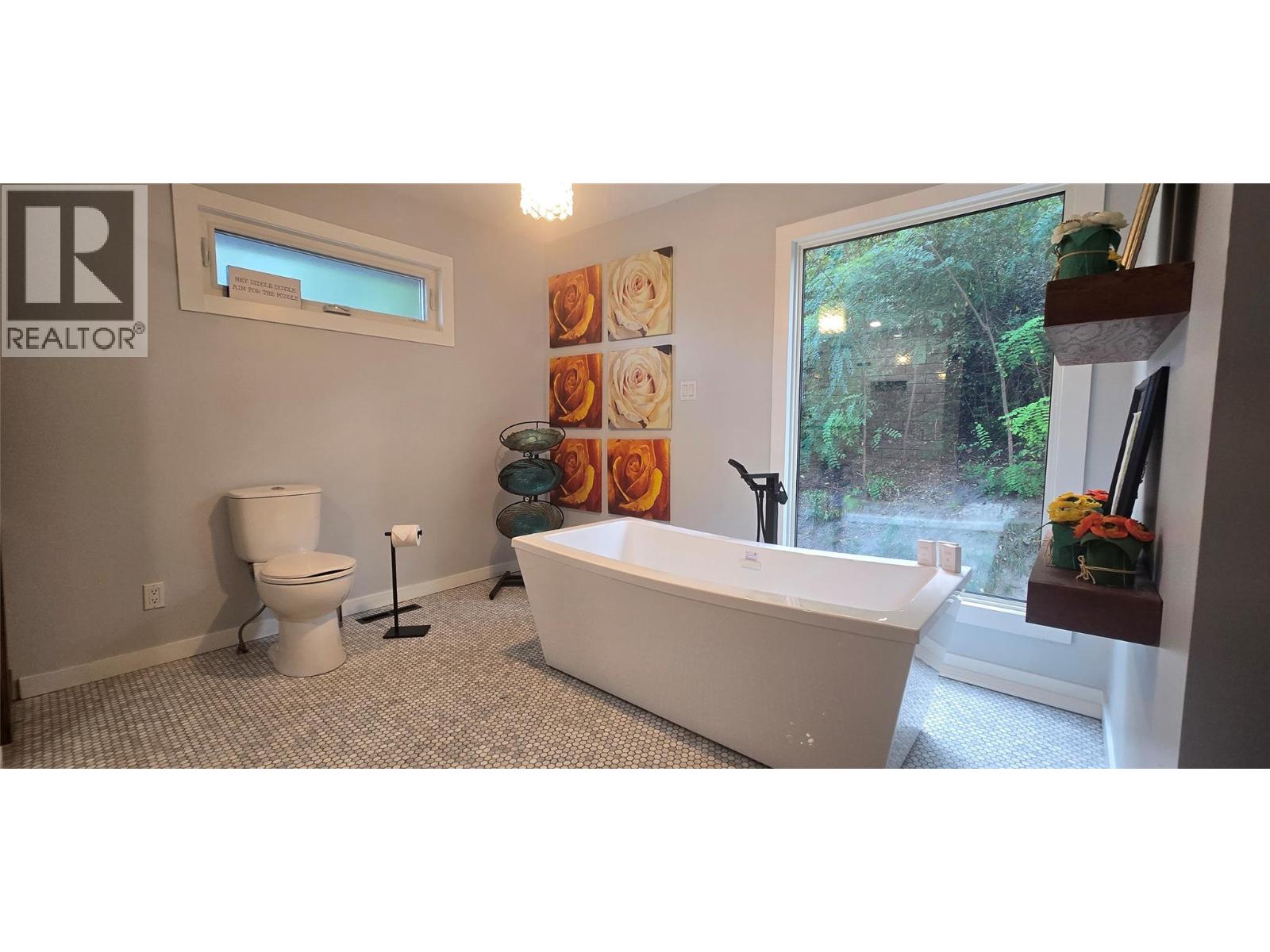 1602 85TH Street, Osoyoos