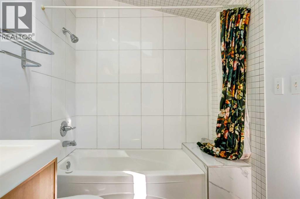 Single Family House for Sale in    Street SW Cliff Bungalow Calgary 