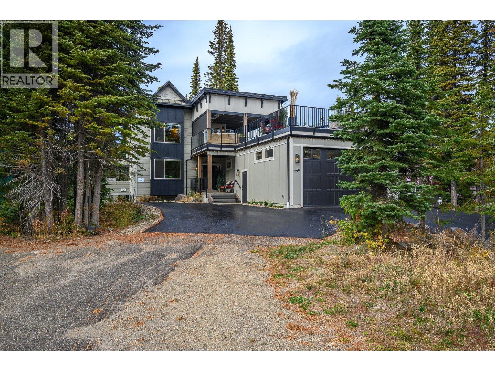1 & 2 440 Monashee Road, Vernon