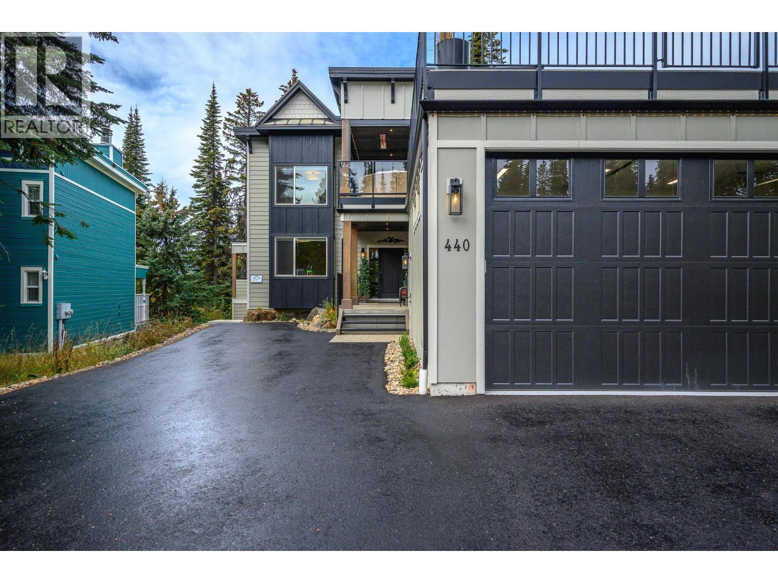 1 & 2 440 Monashee Road, Vernon