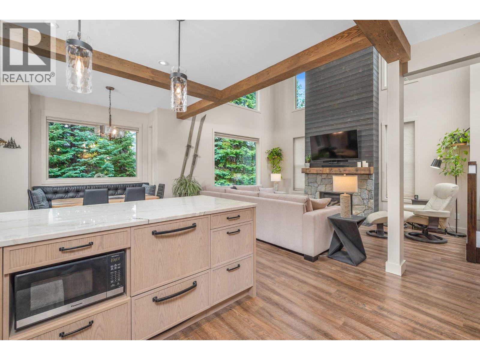 1 & 2 440 Monashee Road, Vernon