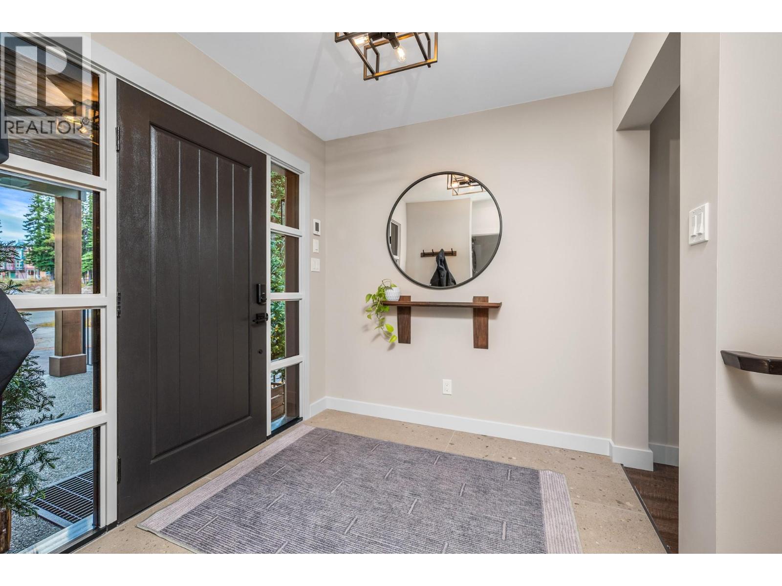 1 & 2 440 Monashee Road, Vernon