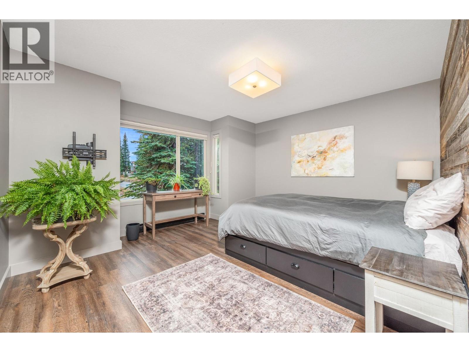 1 & 2 440 Monashee Road, Vernon