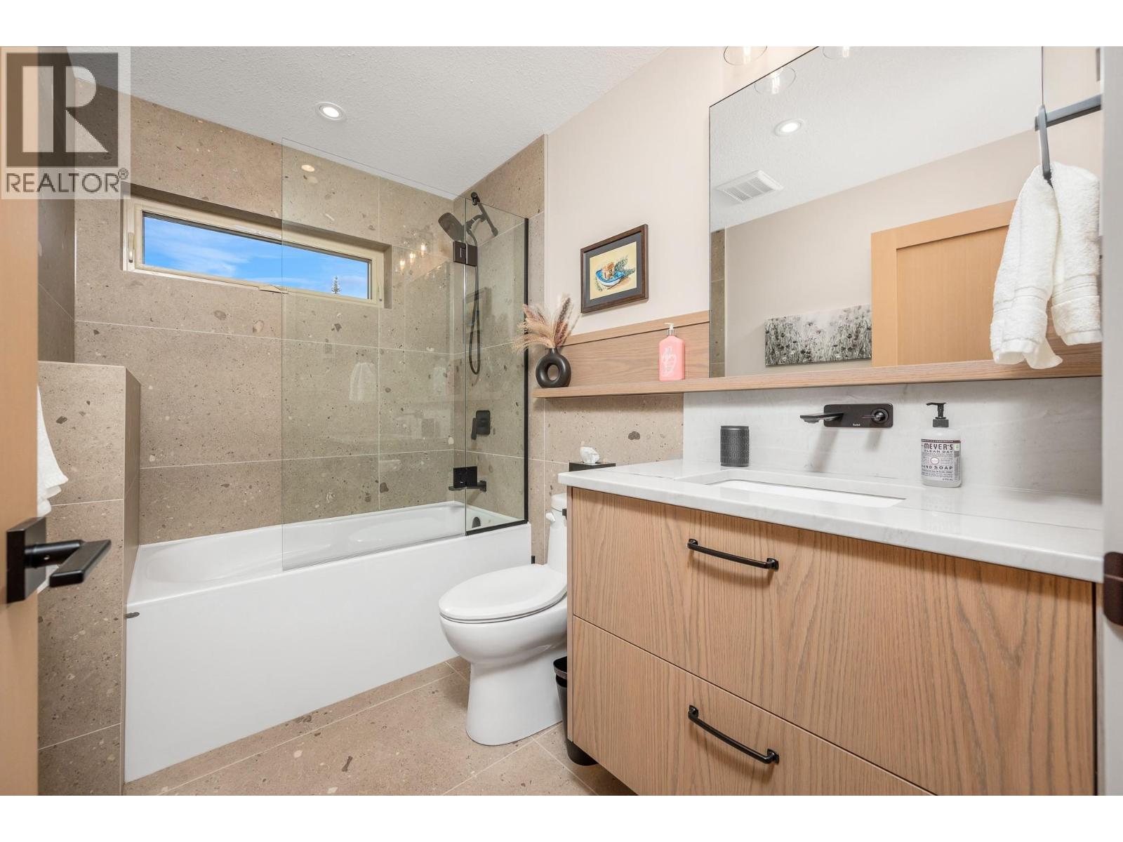 1 & 2 440 Monashee Road, Vernon