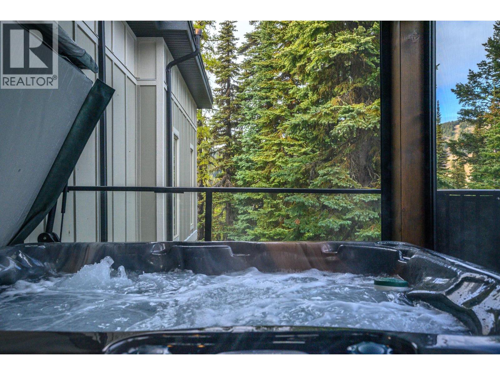 1 & 2 440 Monashee Road, Vernon