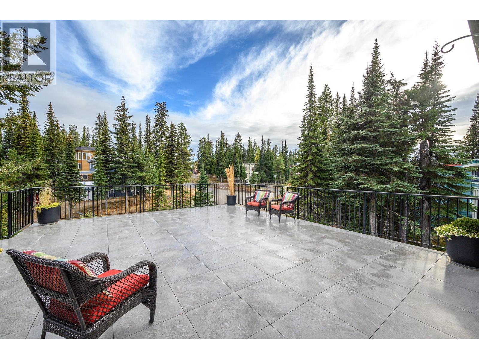 1 & 2 440 Monashee Road, Vernon