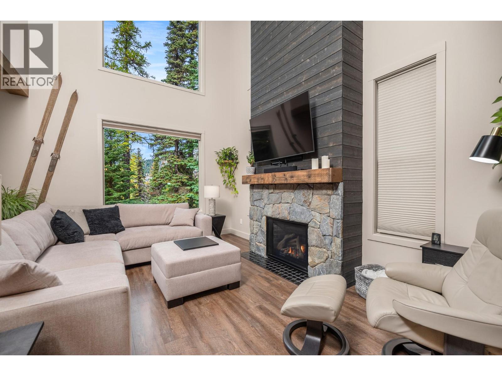1 & 2 440 Monashee Road, Vernon