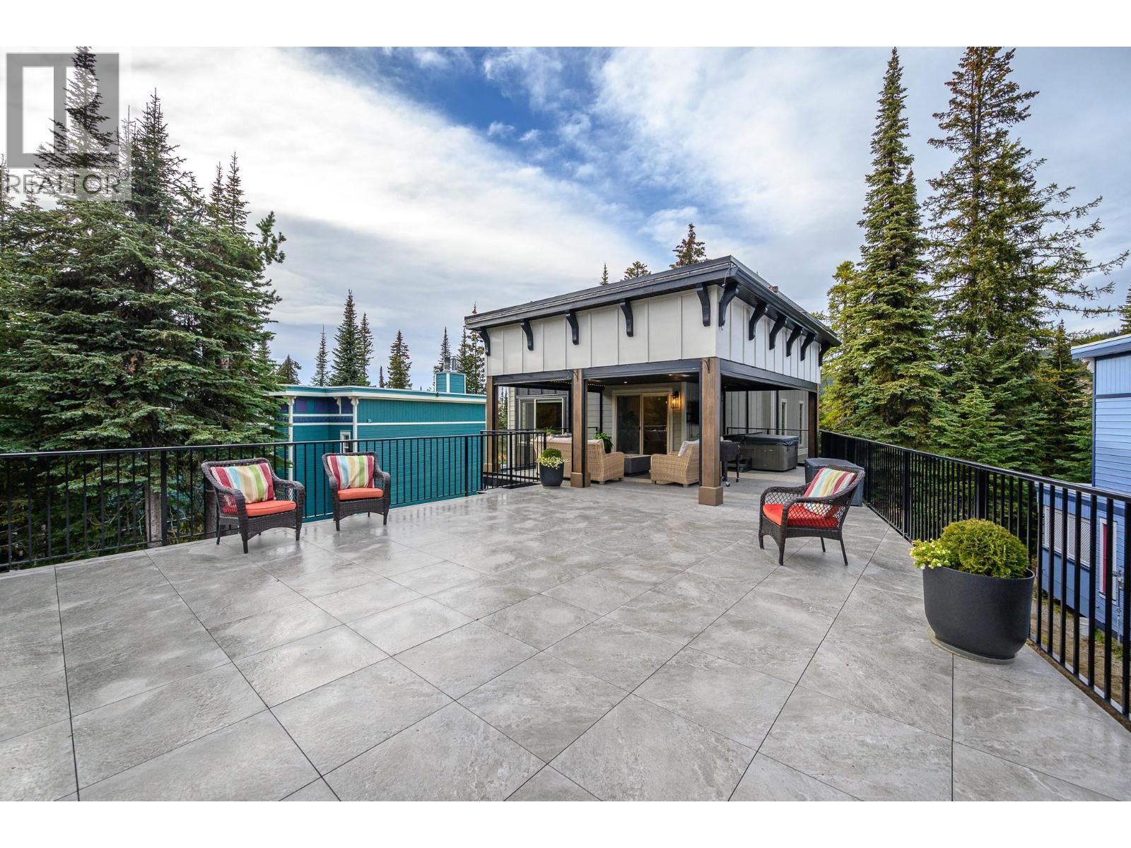 1 & 2 440 Monashee Road, Vernon