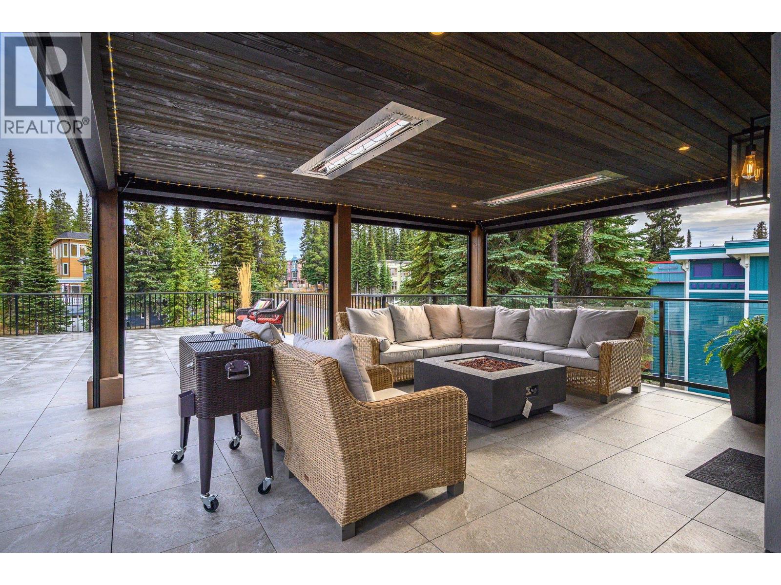 1 & 2 440 Monashee Road, Vernon