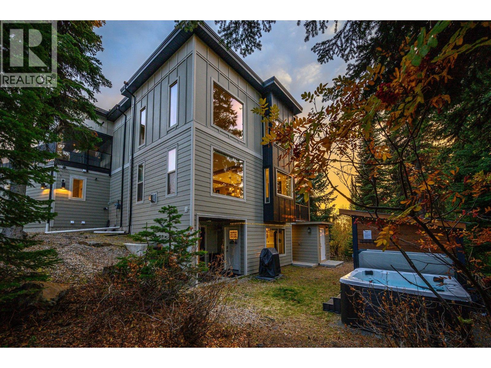 1 & 2 440 Monashee Road, Vernon