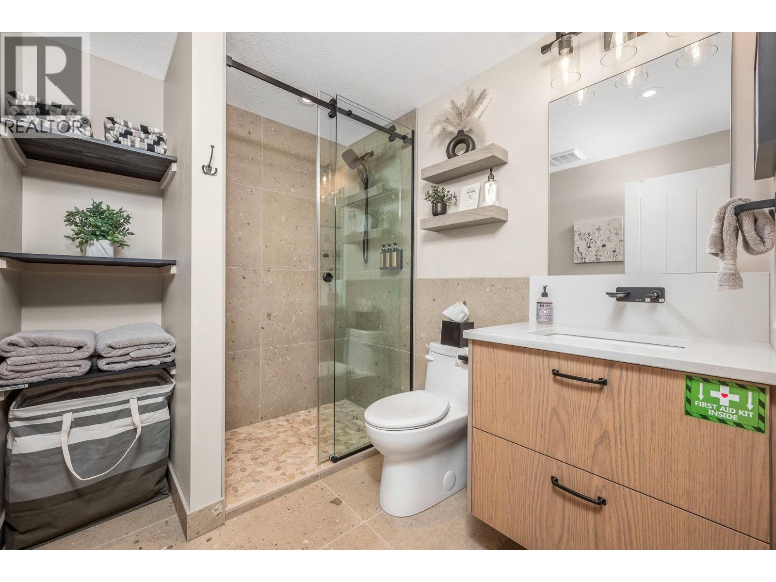 1 & 2 440 Monashee Road, Vernon