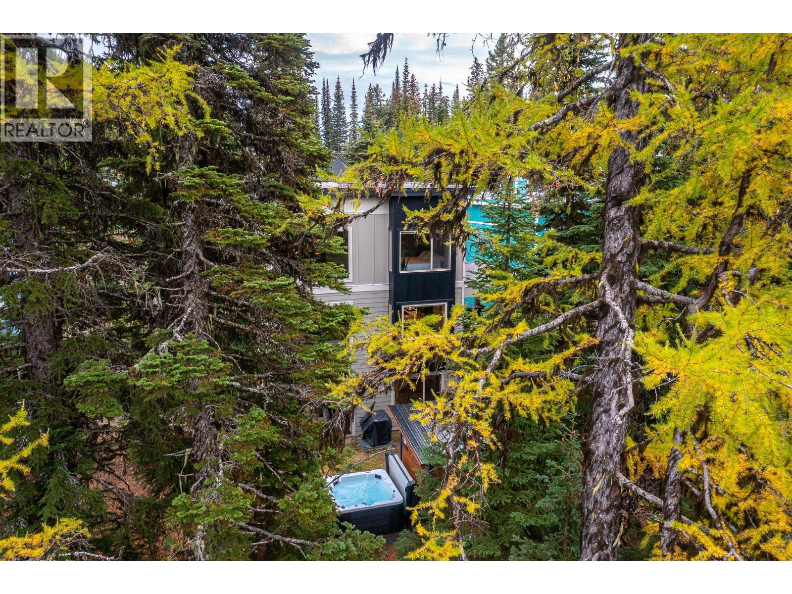 1 & 2 440 Monashee Road, Vernon