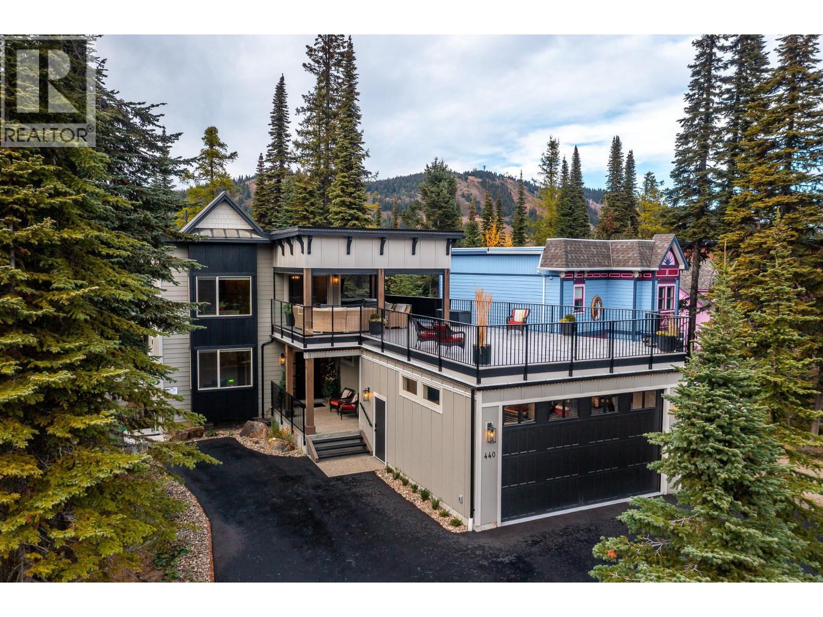 1 & 2 440 Monashee Road, Vernon