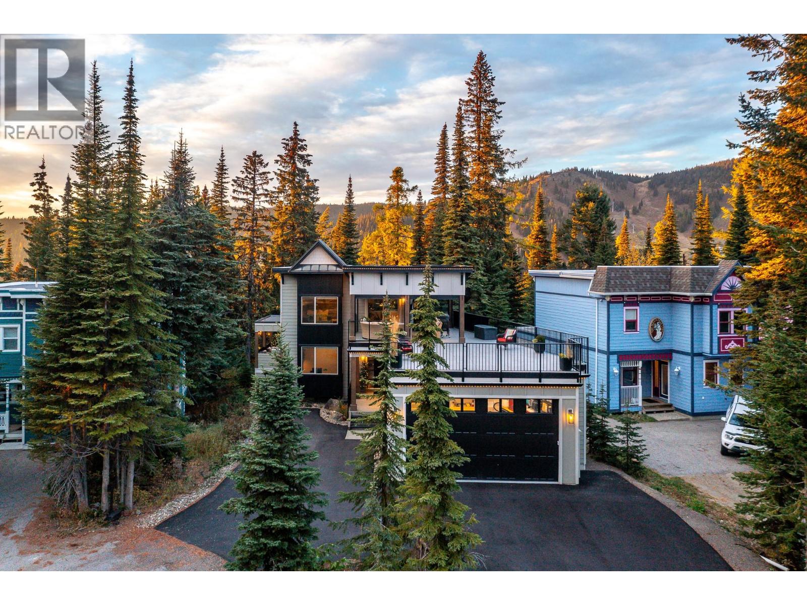 1 & 2 440 Monashee Road, Vernon
