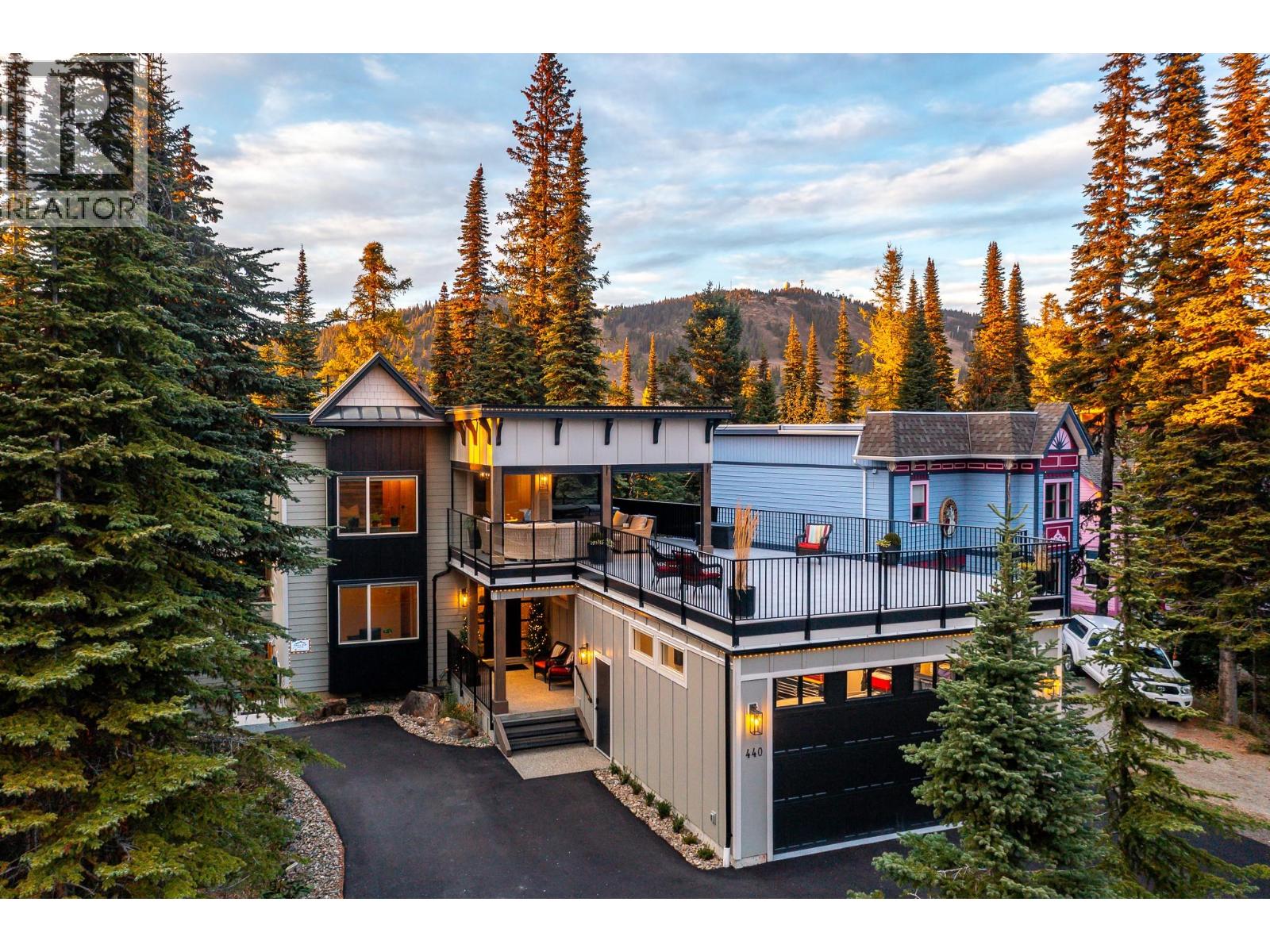 1 & 2 440 Monashee Road, Vernon