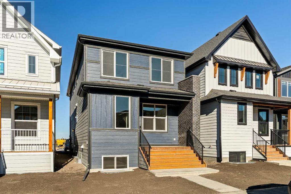 82 Royston Park NW, Calgary, Alberta