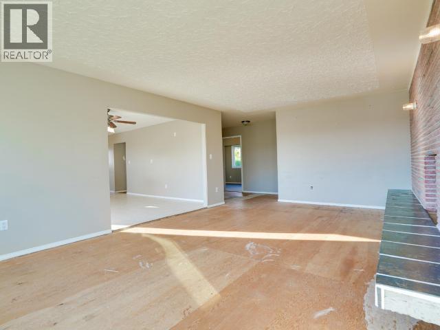 7043 ALBERNI STREET, Powell River