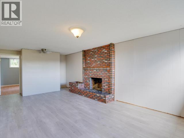 7043 ALBERNI STREET, Powell River