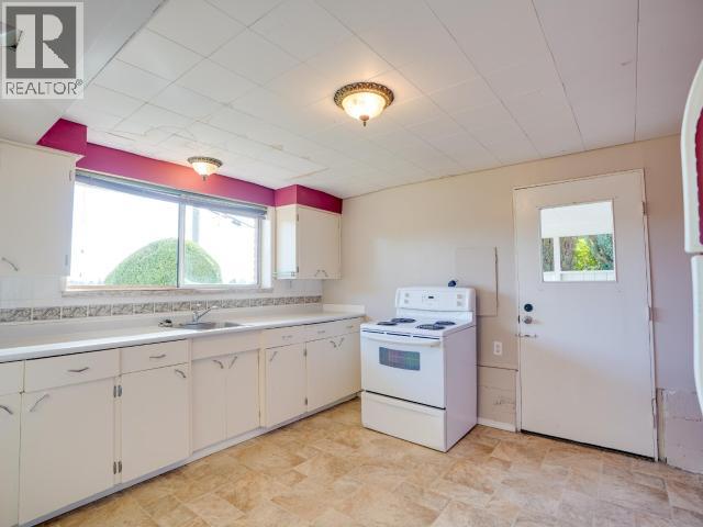 7043 ALBERNI STREET, Powell River