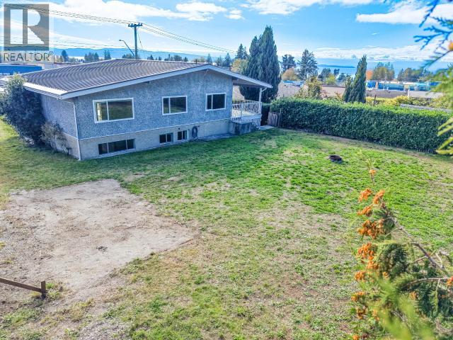 7043 ALBERNI STREET, Powell River