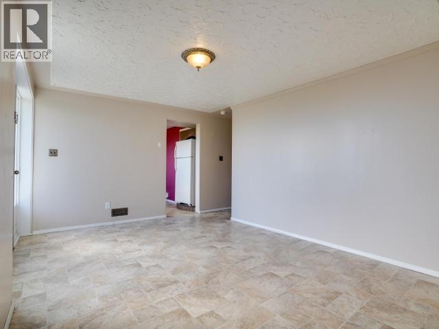 7043 ALBERNI STREET, Powell River