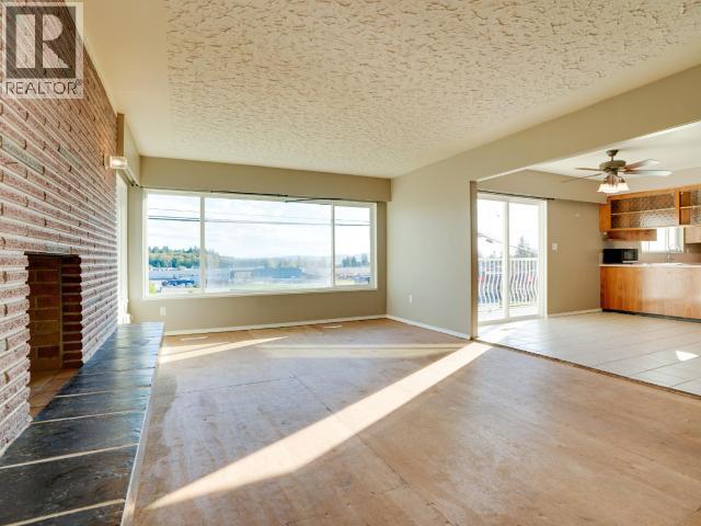7043 ALBERNI STREET, Powell River
