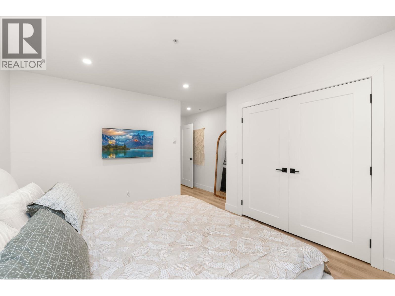 #307-4758 53 Street, Delta