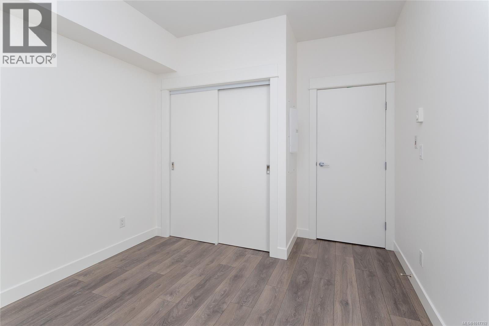 201 290 Wilfert Rd, View Royal