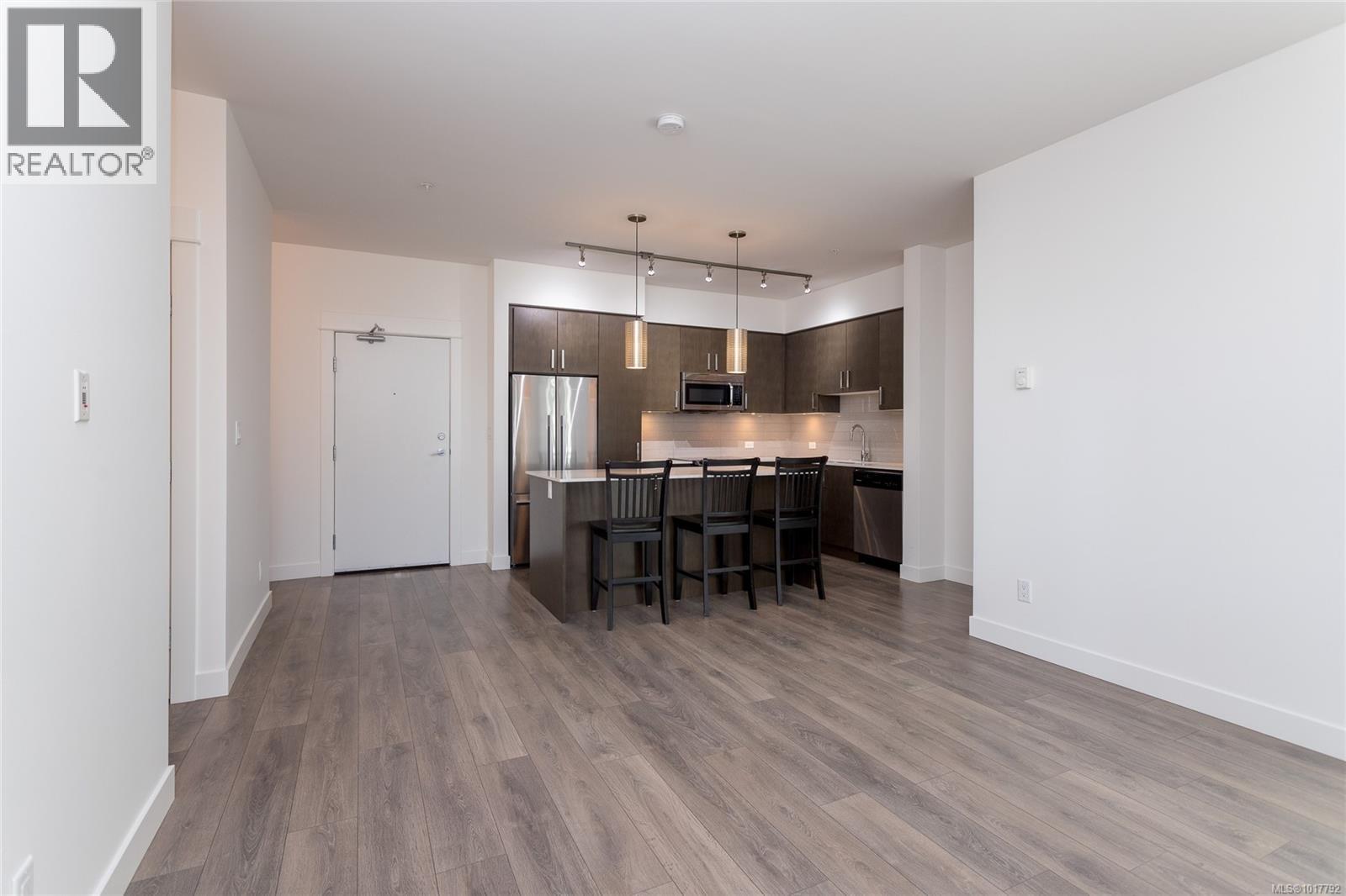 201 290 Wilfert Rd, View Royal