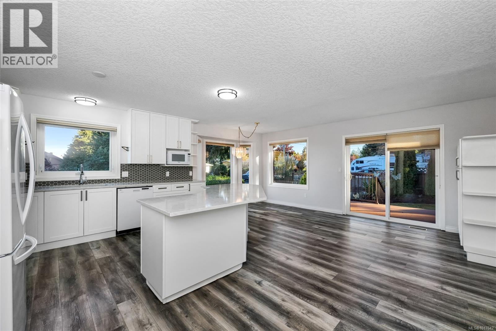 2431 Wilcox Terr, Central Saanich