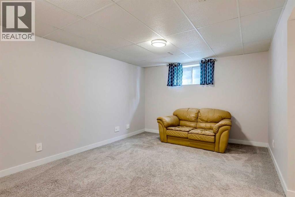 Single Family House for Sale in  Chaparral Court SE Chaparral Calgary 