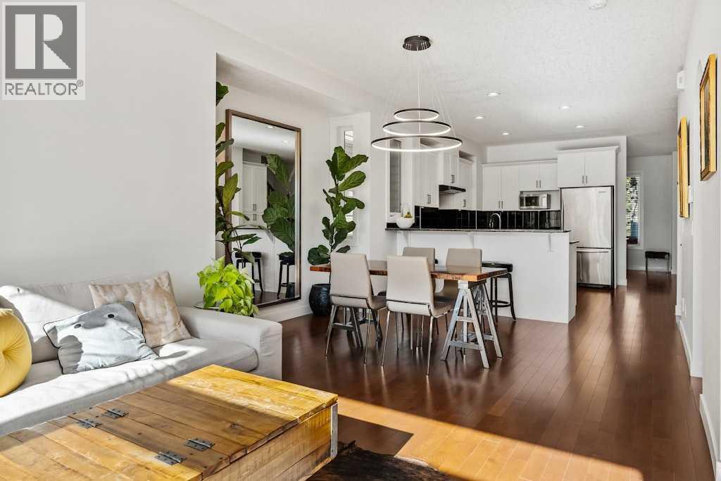 Single Family House for Sale in   Avenue SW Windsor Park Calgary 