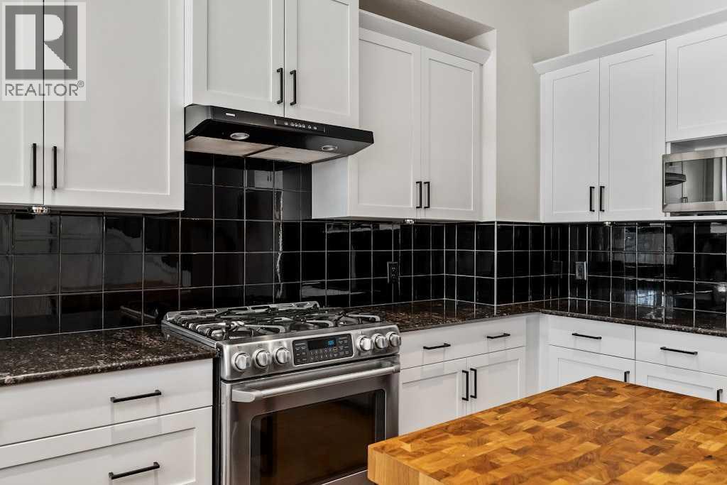 Single Family House for Sale in   Avenue SW Windsor Park Calgary 