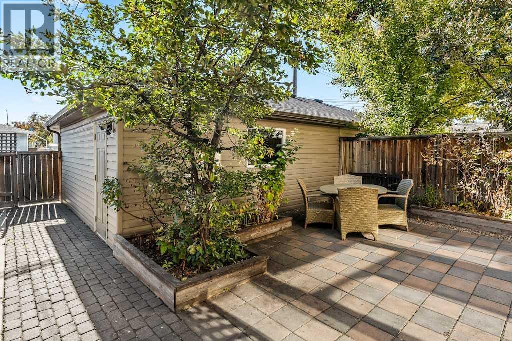 Single Family House for Sale in   Avenue SW Windsor Park Calgary 